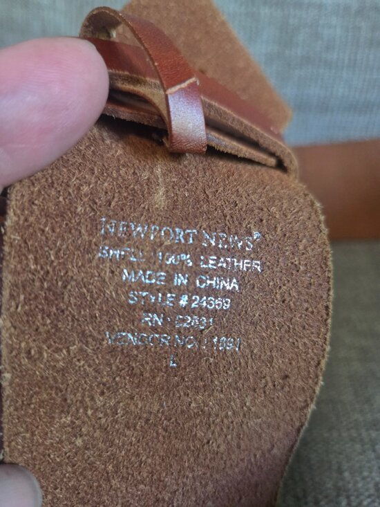 Newport News Vintage Leather Belt With Horseshoe Buckle Size L Camel. EUC.
